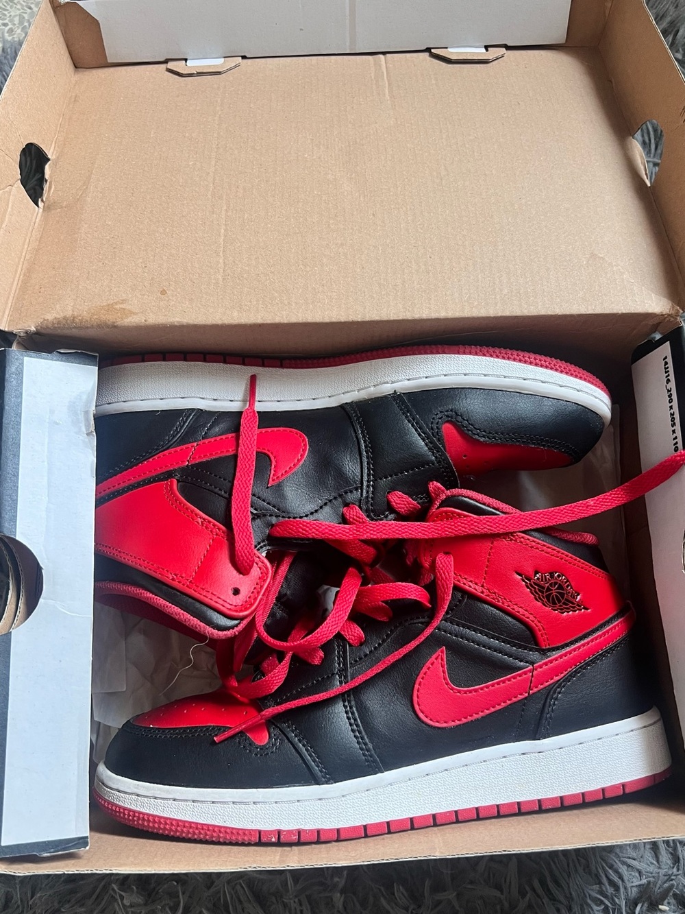 Nike Air Jordan 1 Mid (GS) Youth Size 6